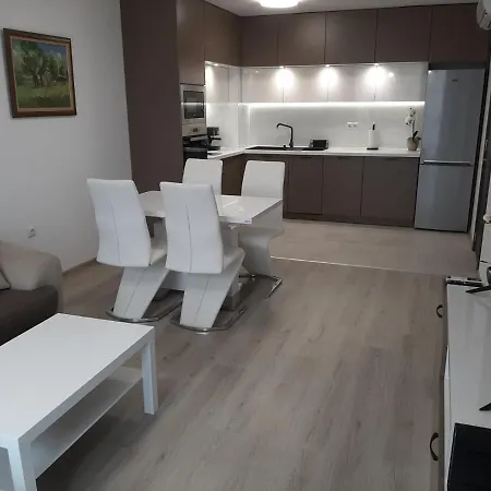 Apartment Deluxe 3 *